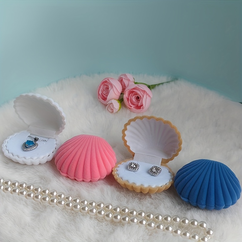 Shell-shaped Velvet Jewelry Earring Display Box