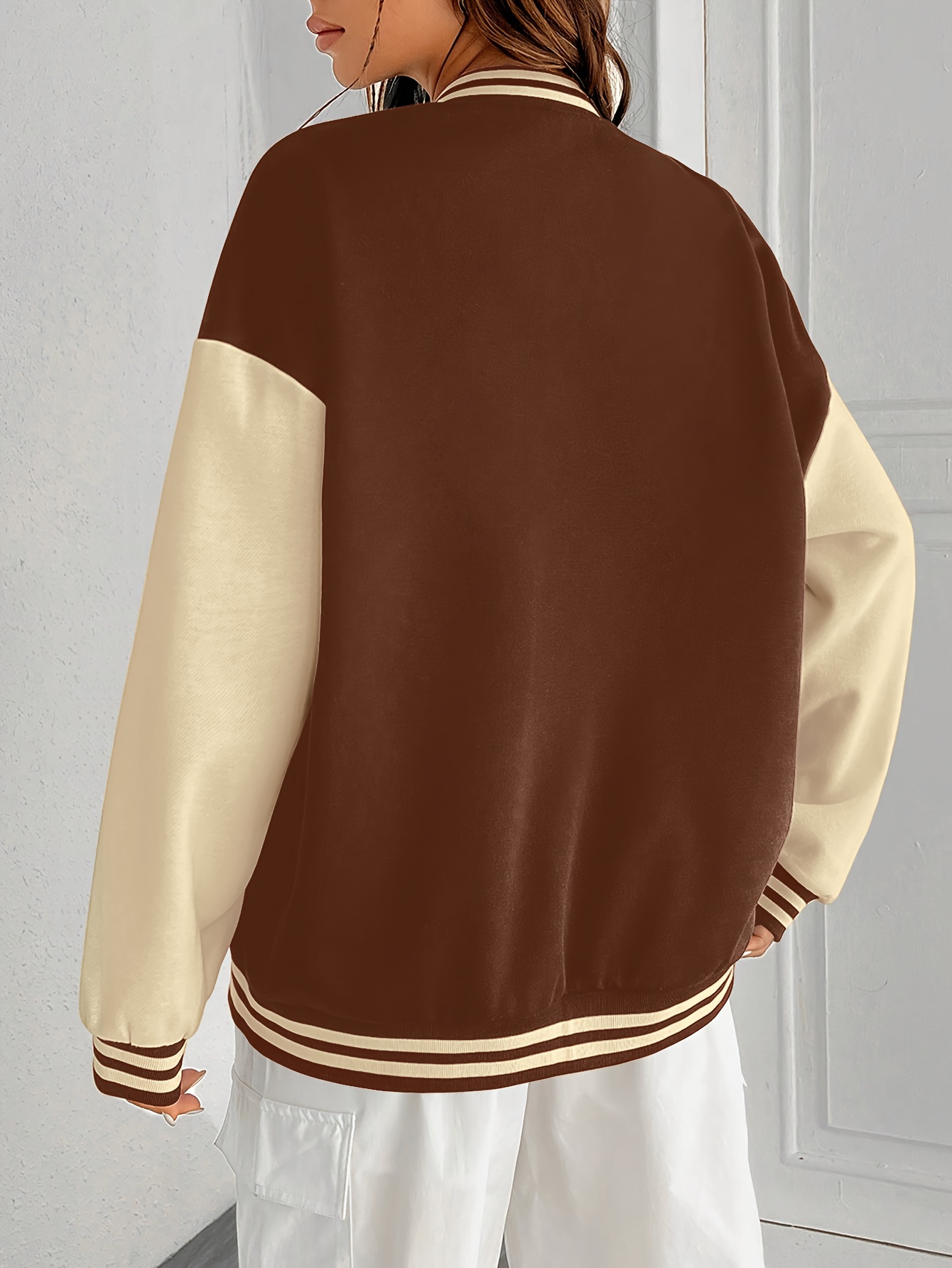 Women's Stylish Letter Print Varsity Jacket Brown Cream Drop Shoulder  Baseball Coat with &*;HOCKEY MOM&*; Design, Casual Long Sleeve for