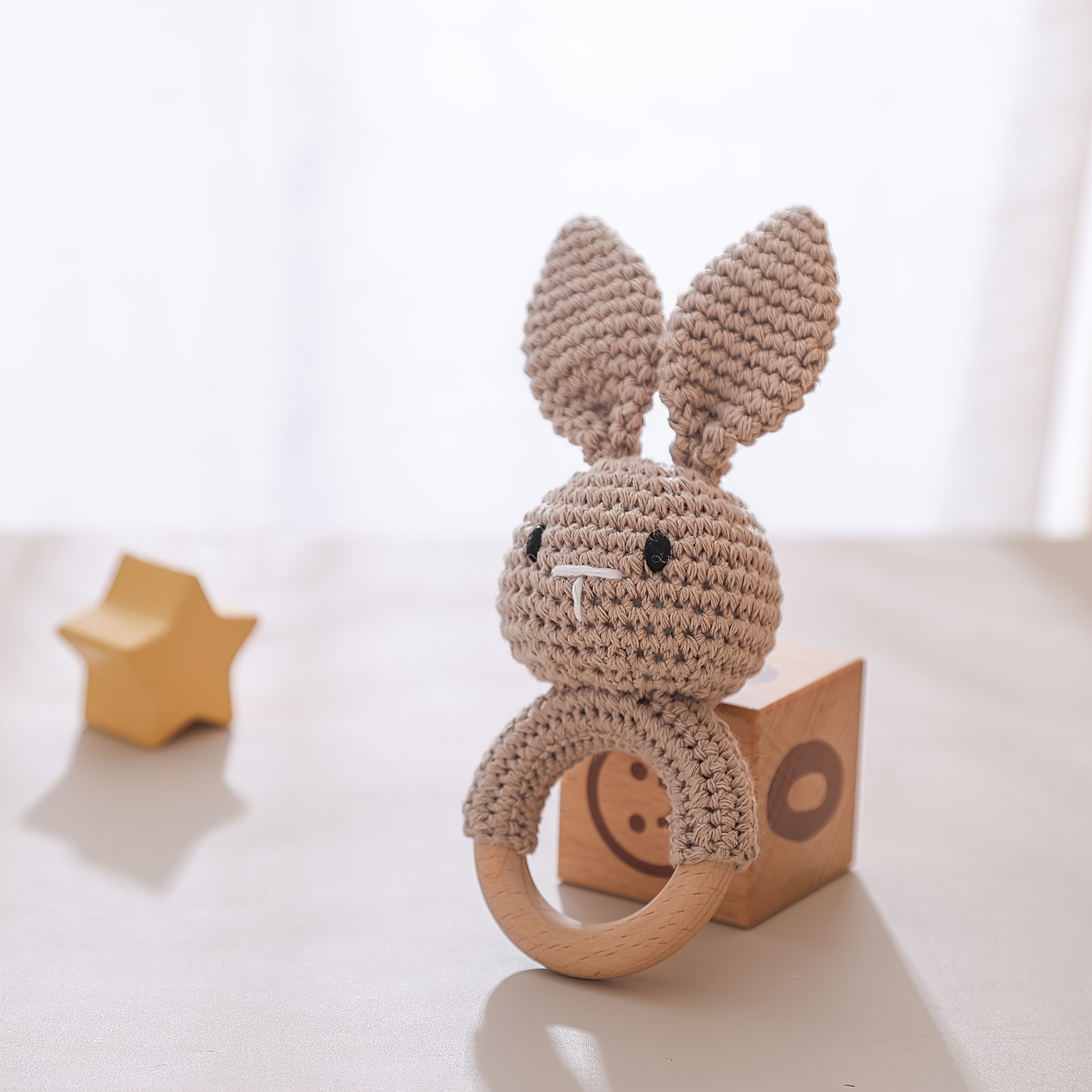 juguete de de conejito de crochet a para recién nacidos material