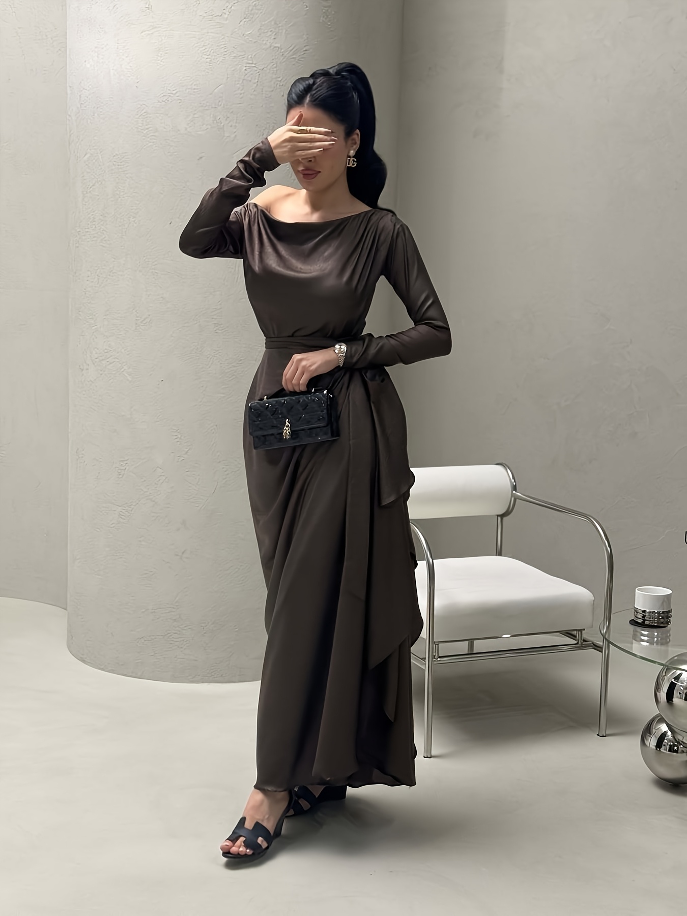 فستان نسائي أنيق بكتف واحد فستان سهرة طويل بحافة غير متماثلة، قماش حريري