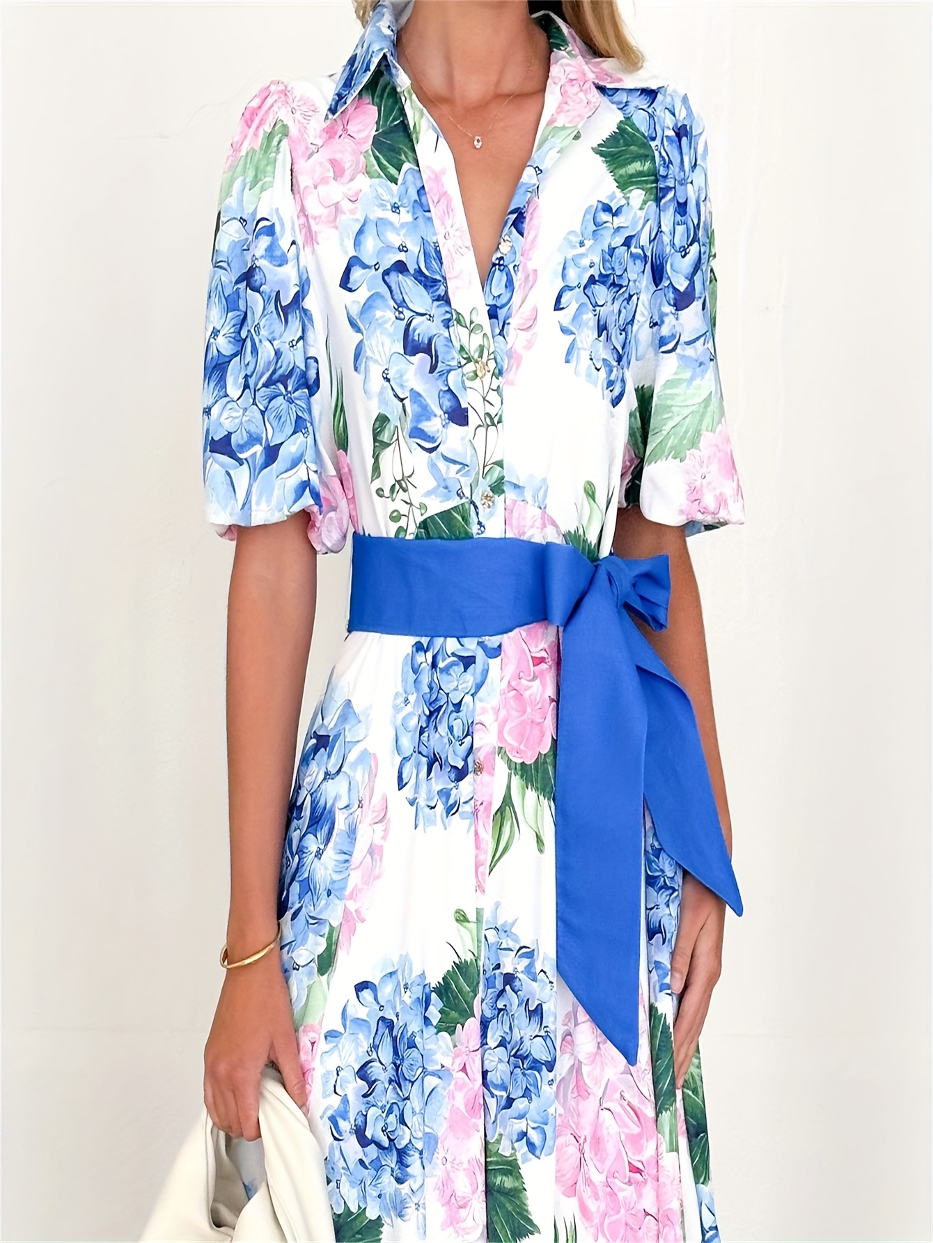 ladies elegant and fashionable printed dress with short sleeves waist belt and v neck Product details 3