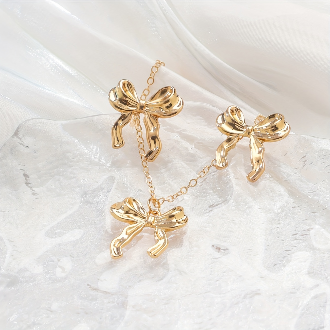 3pcs Set: Alloy Bow Pendant Necklace, 1 Pair Of Stud Earrings. Sexy, Cute, And Minimalist Bow Pendant Necklace, Versatile Daily Wear Necklace And Earring Set