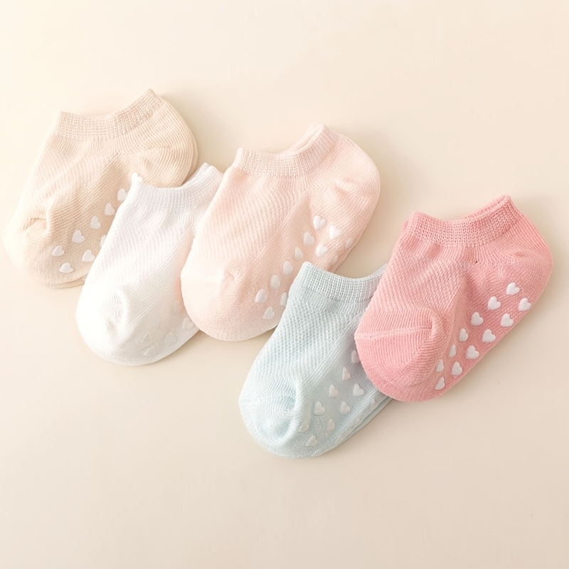 E-shop 5 Paar Kinder- und Baby-Herzförmige Anti-Rutsch-Socken, Baby-Laufsokken, Bequeme Atmungsaktive Niedliche Kurze Socken Bootssocken, Geeignet für
