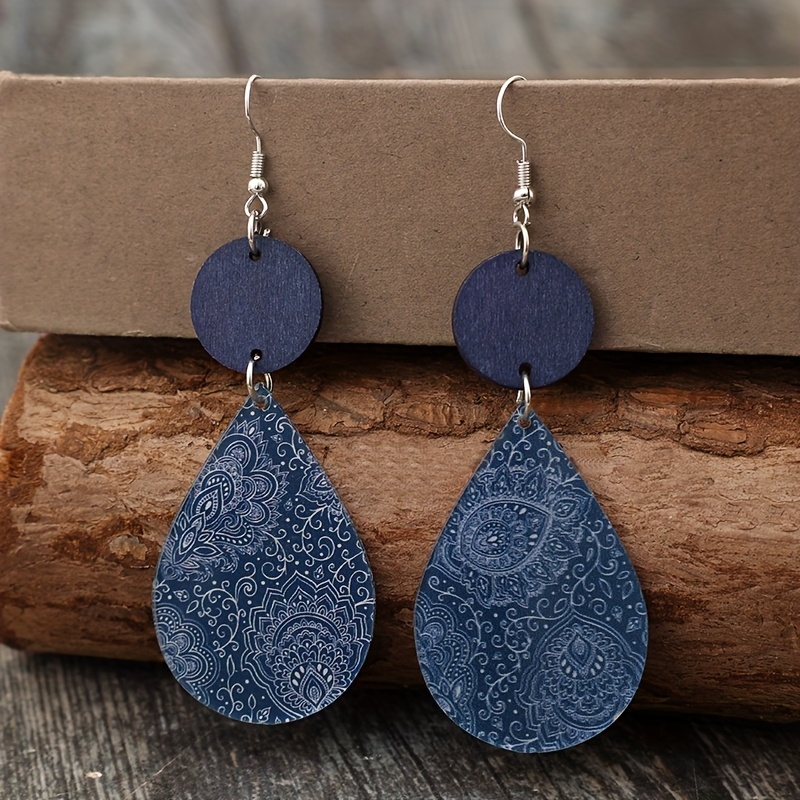 A Pair Of Chinese Style Printed Blue And White Porcelain Pattern Acrylic Spliced Earrings, Without Battery