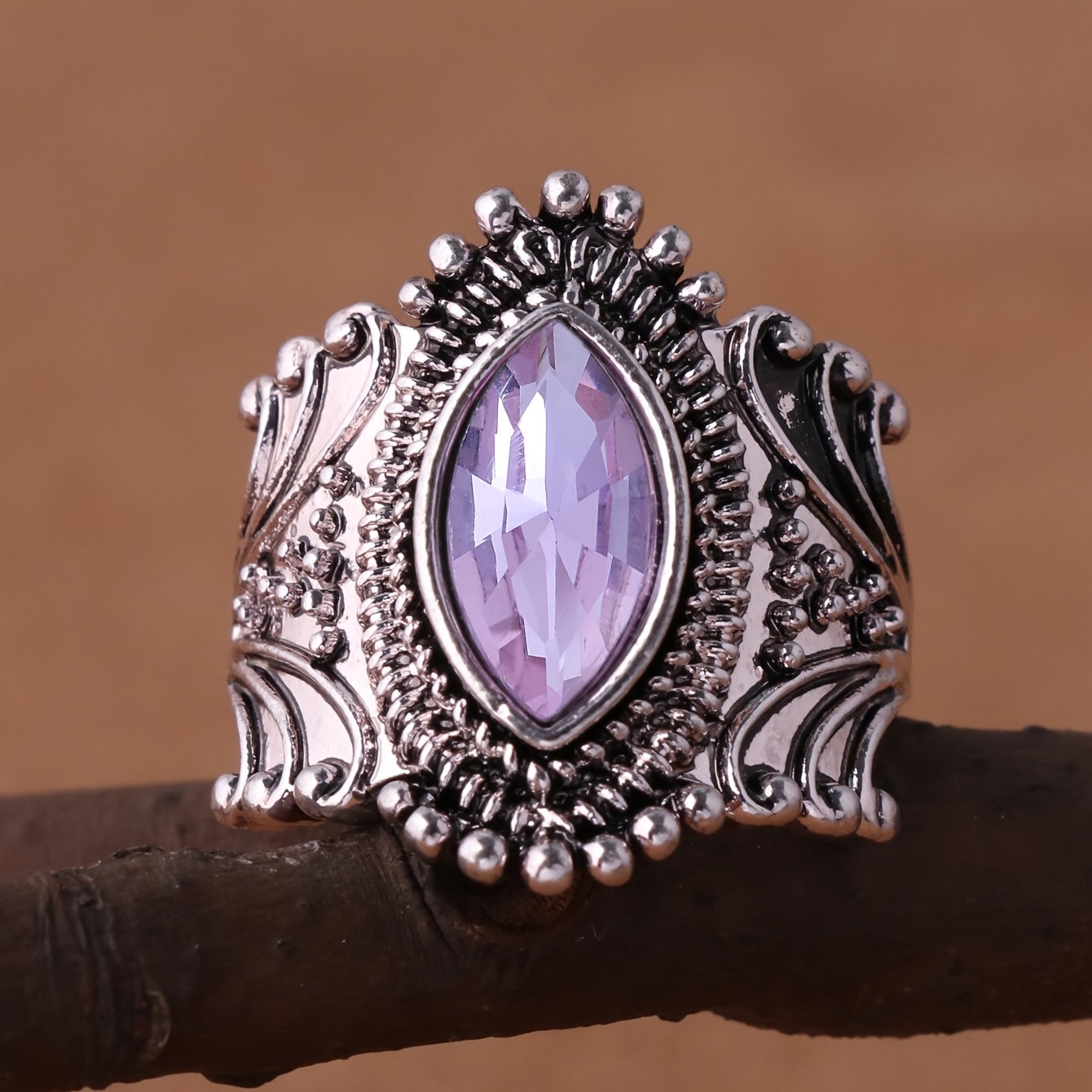 Men's Vintage Pink Horse Eye Resin Ring