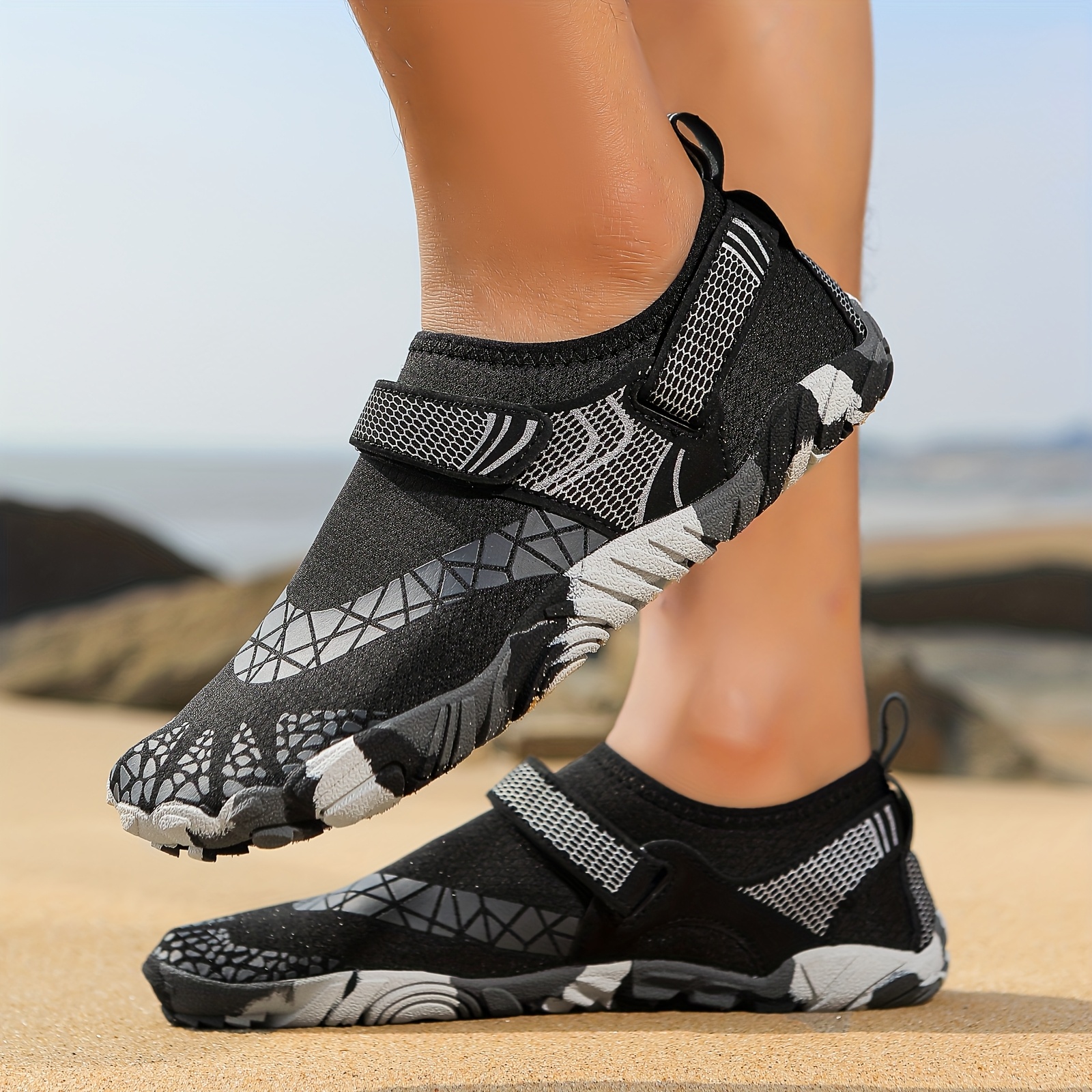 Pair Women's Camo Water Shoes Breathable Non-Slip with  Hook-and-loop Fastener Strap Swimming, Fitness, Surfing Snorkeli