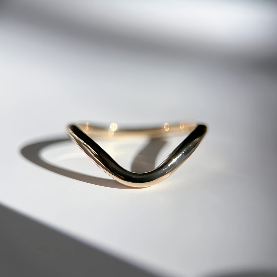 Women's Minimalist V-Shaped Ring, Perfect for Valentine's Day Gift
