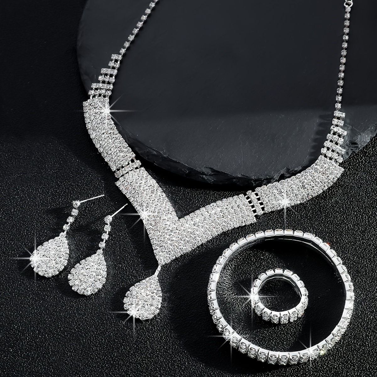 Elegant V-Shaped Teardrop Jewelry Set with Rhinestones