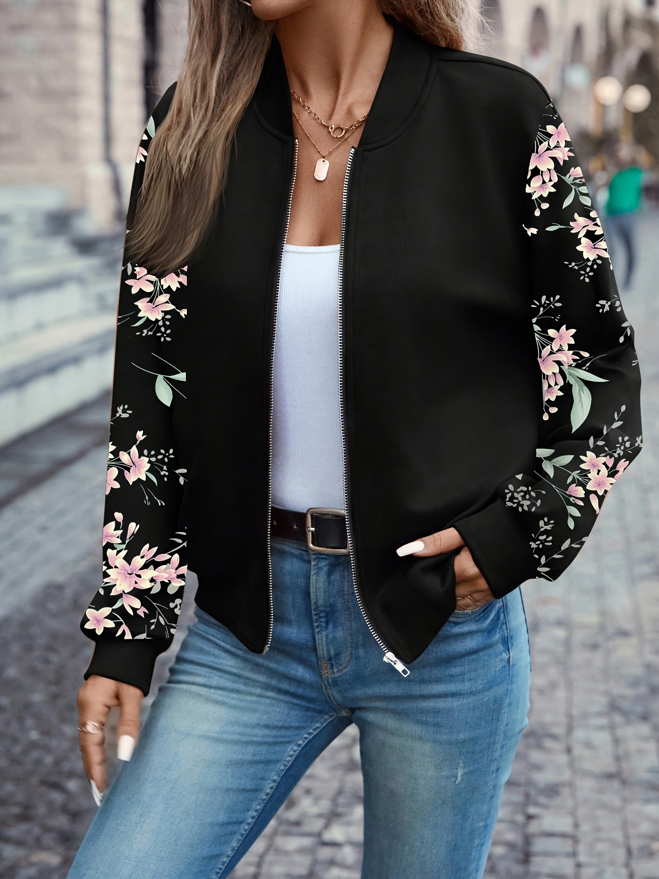 Elegante Jacke mit Blumenmuster