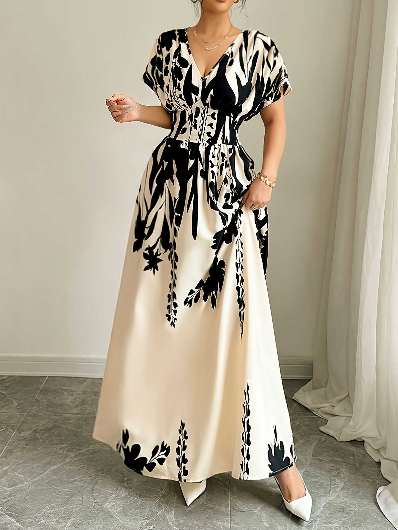 let me be long-sleeve v-neck floral a-line midi dress Black | Floral V Neck Wrap Long Sleeve Midi Dress