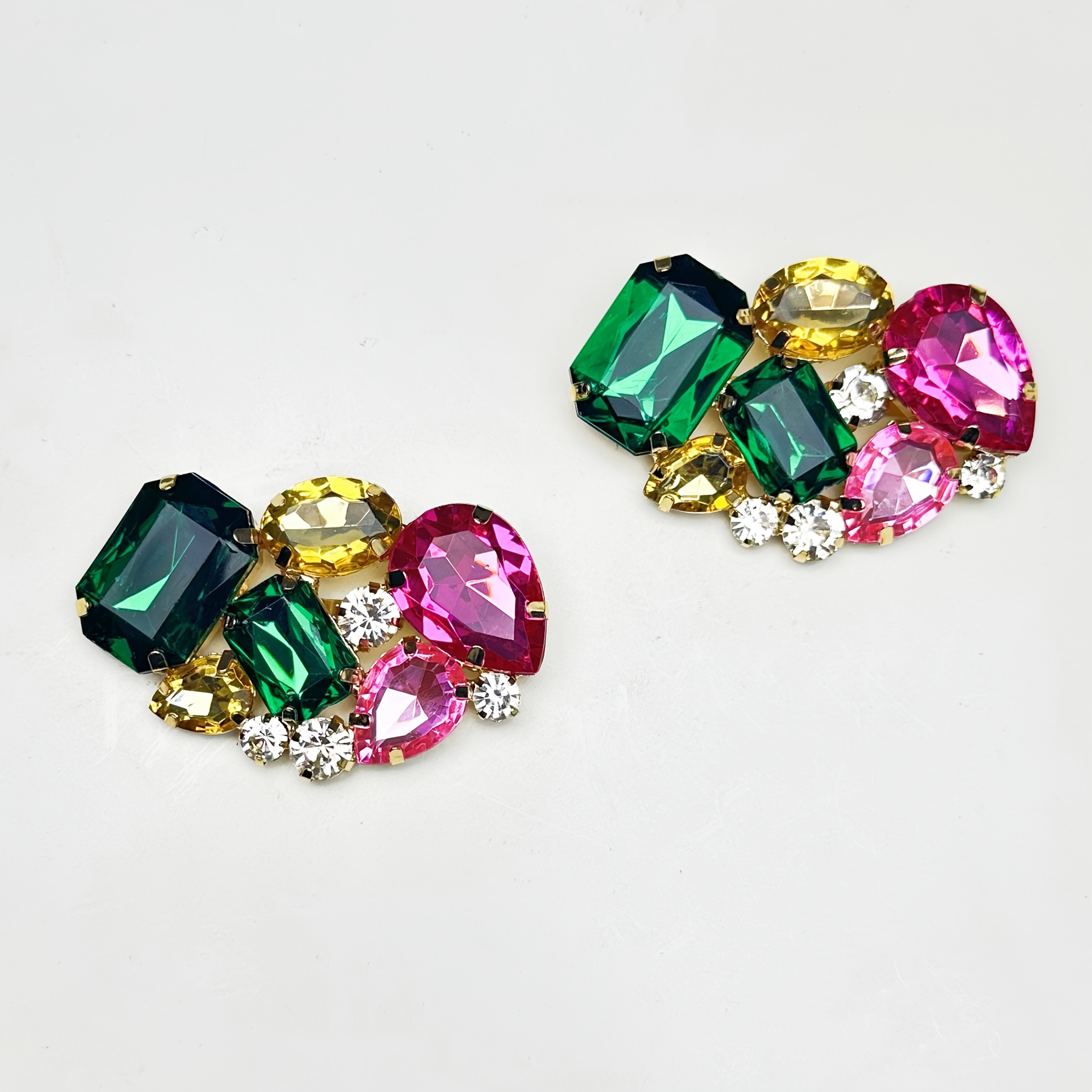 Image of 2pcs Sparkling Colorful Acrylic Rhinestone Shoe Charm, Removable Sneaker And Sandal Decoration, Shoelace Accessory