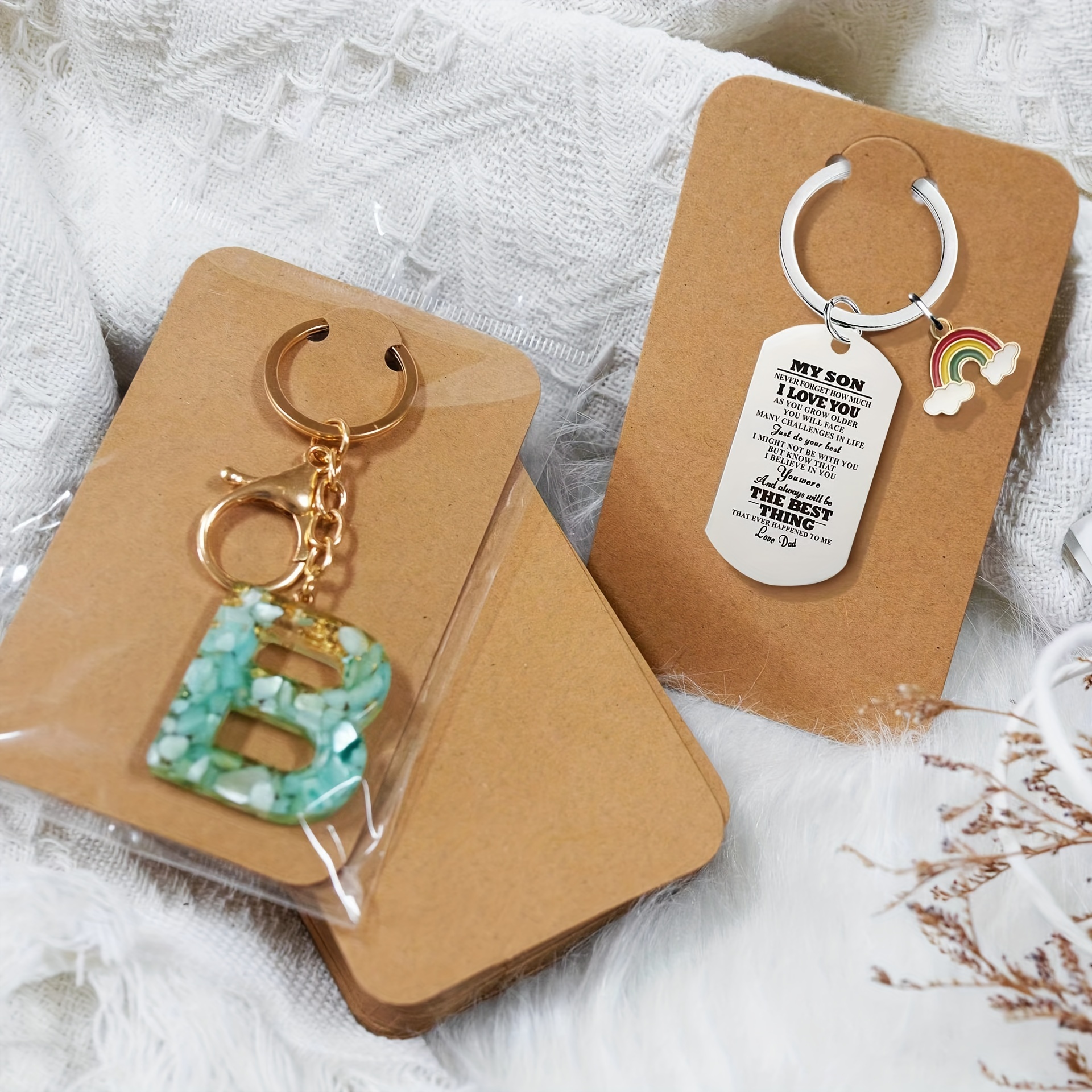 

50 Pcs Keychain Display Cards With Self-sealing Bags, Durable Cardboard And Opp Bag Set For Jewelry Presentation And Packaging, Craft Shows – Material: Paper, Type: Paper Jam, No Power Supply Needed