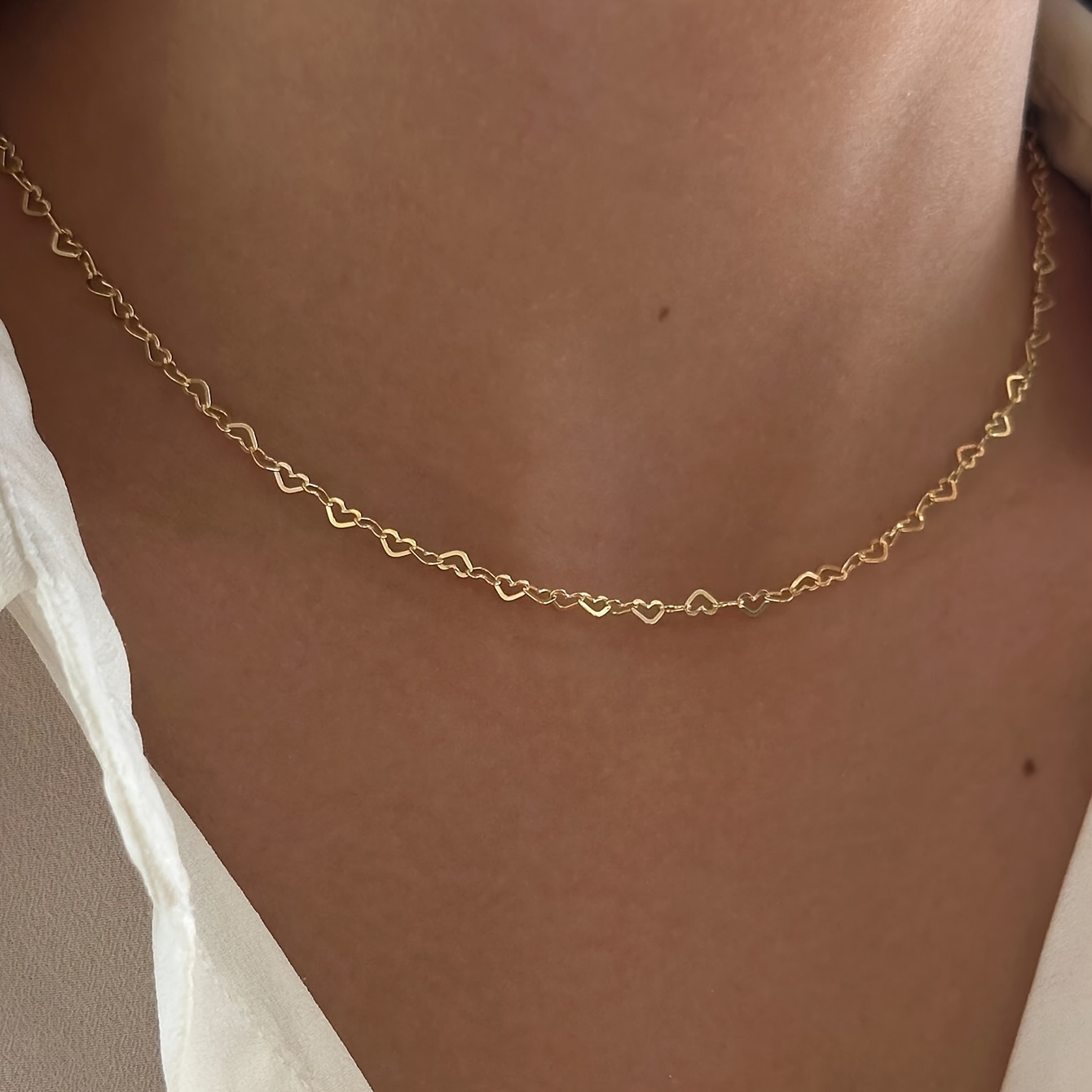 E-shop 1 Minimalistische herzförmige Anhänger-Halskette, Edelstahl Schmuck, Damenmode Herzanhänger Halskette, Weibliche Accessoires, Geeignet für Damen