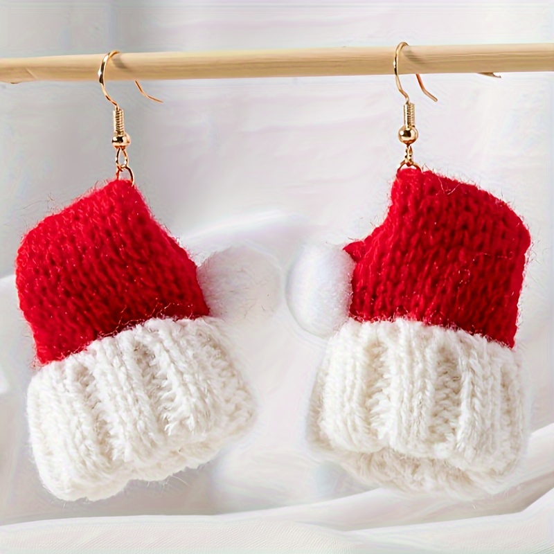 TEMU Un par de pendientes colgantes de sombrero navideño hechos a , hechos de fibra de poliéster, con un lindo estilo de , adecuados para el uso