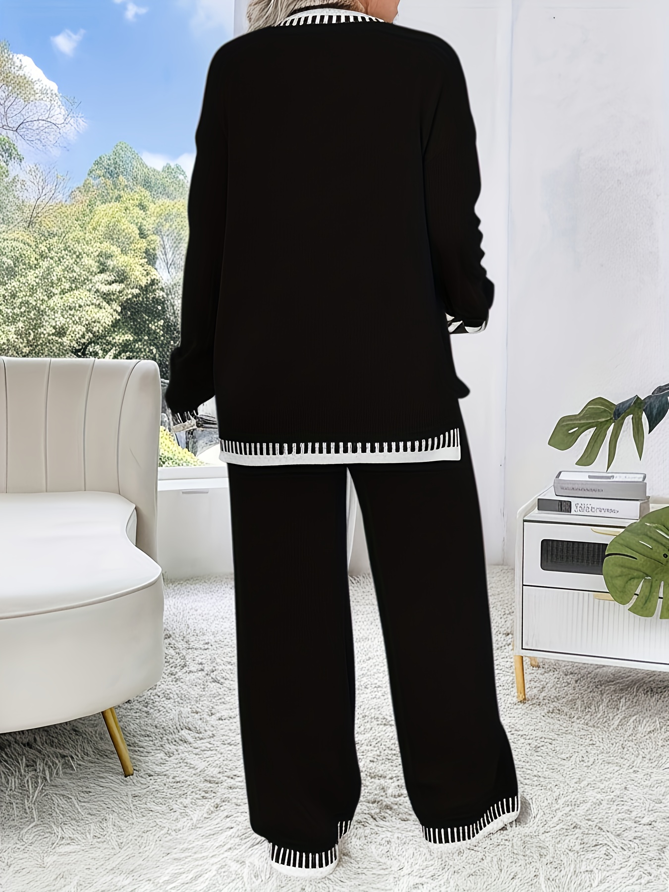 Plus Size Damen Outfit mit braunem Colorblock Sweater und Hose – Rundhals, Langarm, Stretch