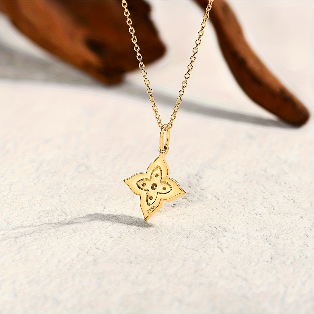 Women's 18K Gold-Plated Clover Necklace — Everyday & Festive Gift