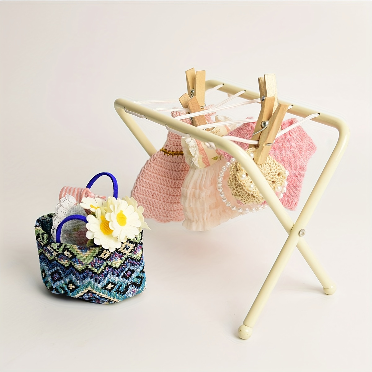 

Miniature Clothes Drying Rack - 1:8 To 1:12 , Iron, For Bjd & Collectible Figurines,