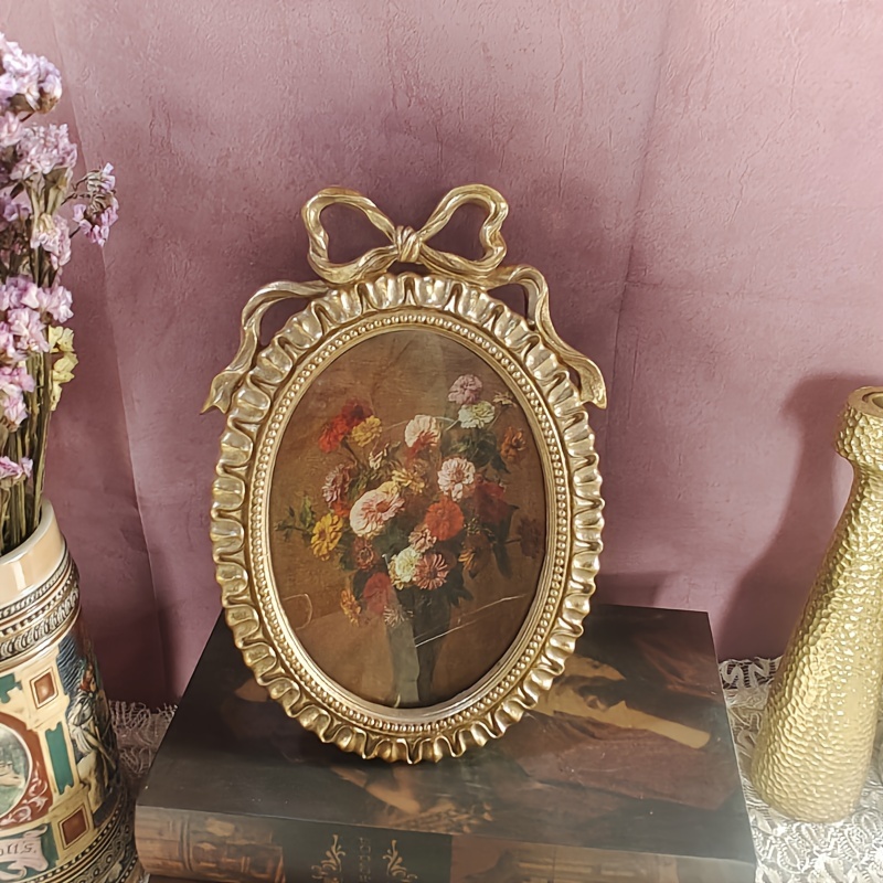 

Golden Embossed Resin Photo Frame With Creative , Oval Shape - Ideal For Gifts, Home Bedroom, Living Room, And Dining Decor