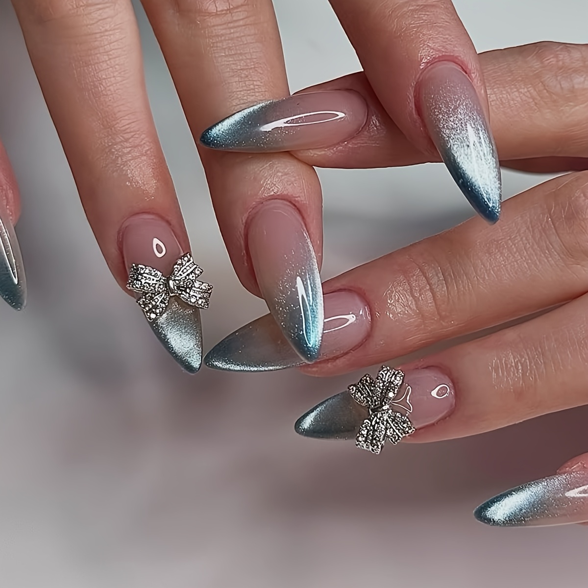 TEMU 10pcs Faux Ongles Longs à Pression en , Argenté Dégradé Cat Eye avec Nœud Papillon Diamant, Adaptés aux Rassemblements et au Port , avec Colle