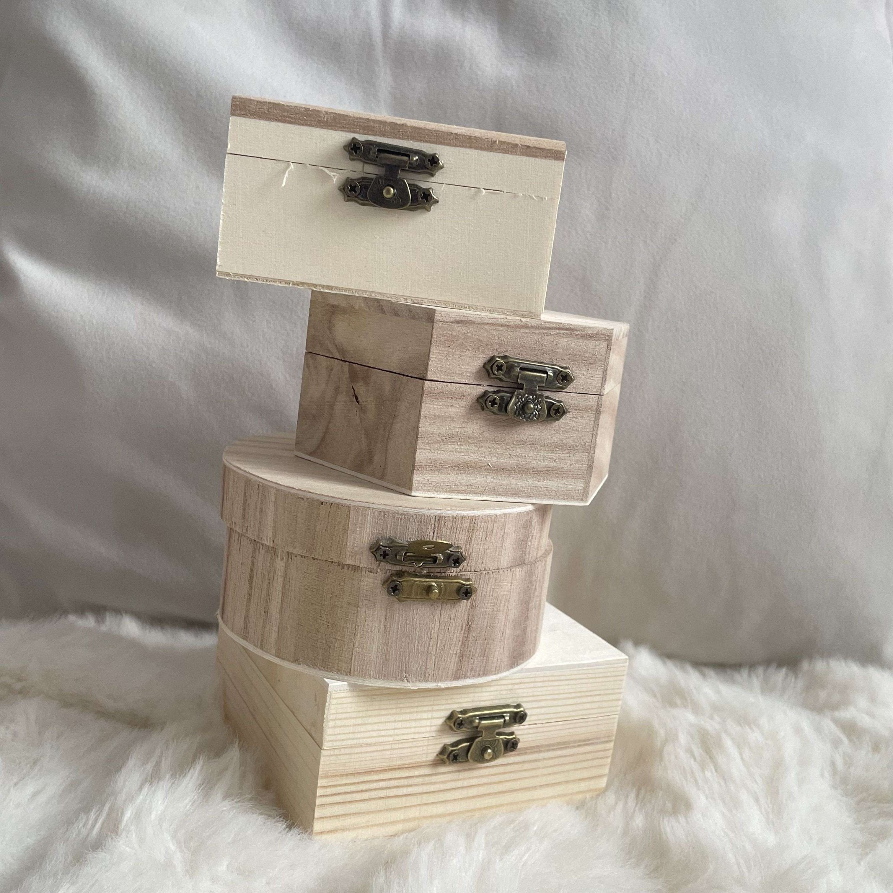 

1pc Rustic Wooden Jewelry Box, Diy Wooden Storage Organizer, Rectangular With Clasp Closure, Vintage Style, For Home & Kitchen Use, No Power Required, Jewelry Boxes