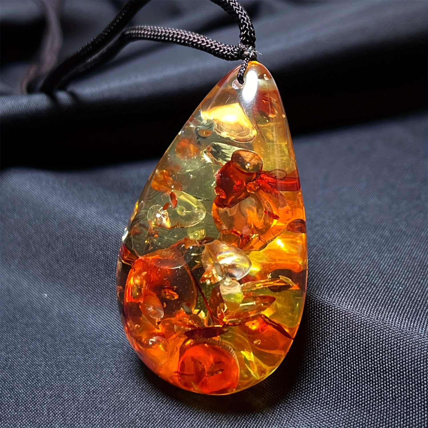 A Disc Droplet Shaped Pendant, Unisex, Daily Wear