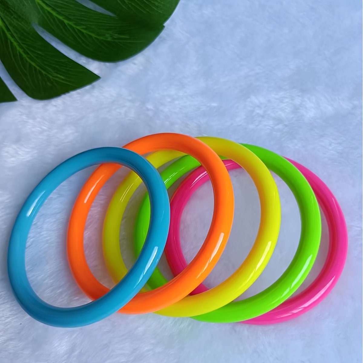 TEMU 5pcs Bohemian Elegant Style Round Resin S - Vibrant Fluorescent Acrylic Cuffs - Perfect Jewelry For Daily And Gift Occasions - Unisex Additions