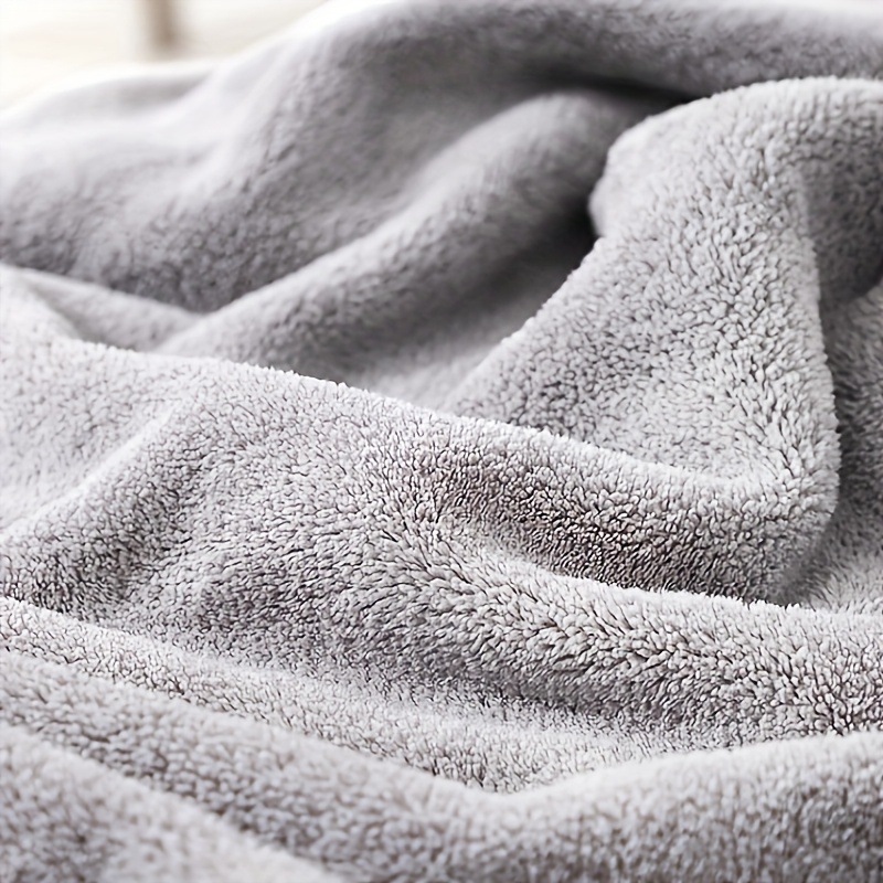 One or four adorable cartoon-design children's hooded coral velvet bath towels, perfect for newborns and kids aged 0-6 years. Highly absorbent baby wraps and blankets make great gifts for little ones