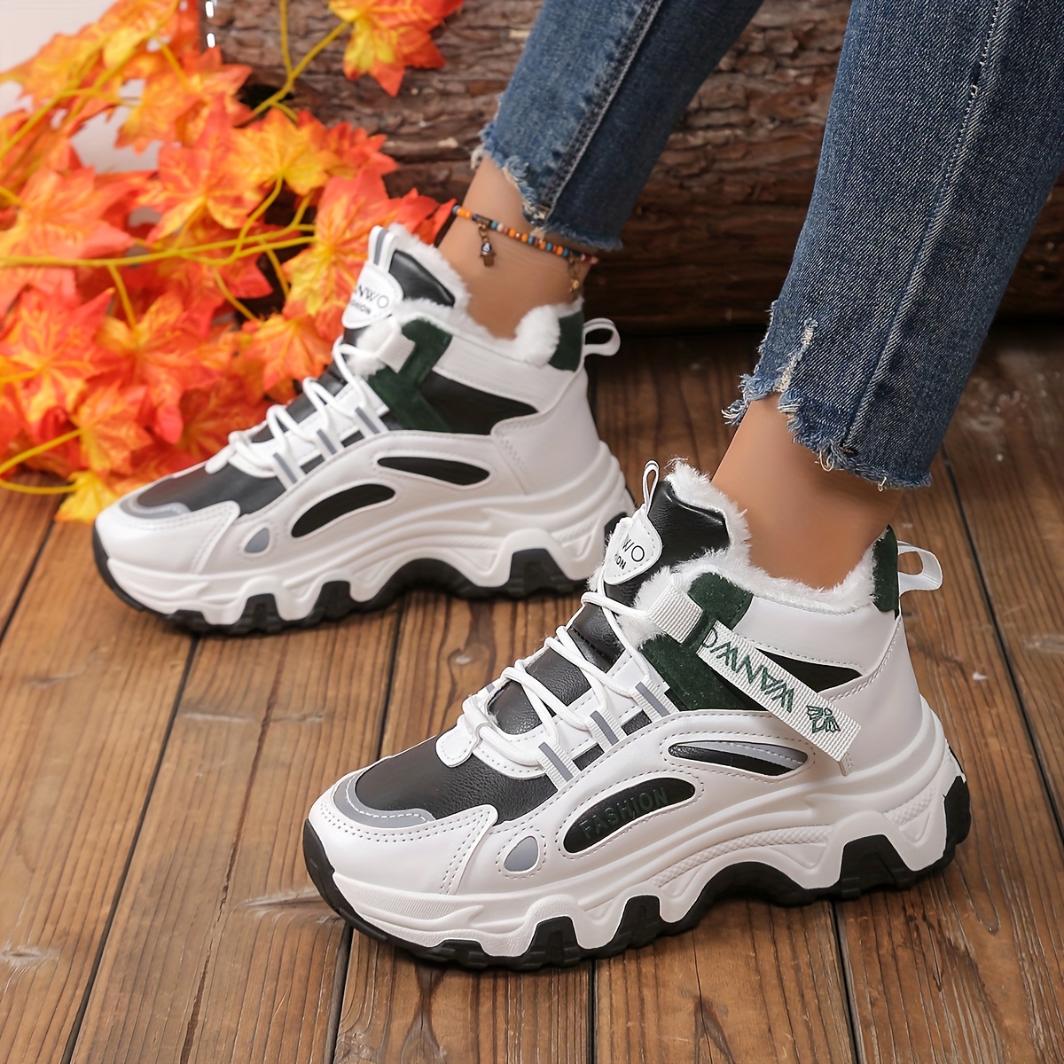 

Women' Comfortable Low-top Sneakers, Solid Color Round Toe Lace-up Casual Shoes With Fur For Winter