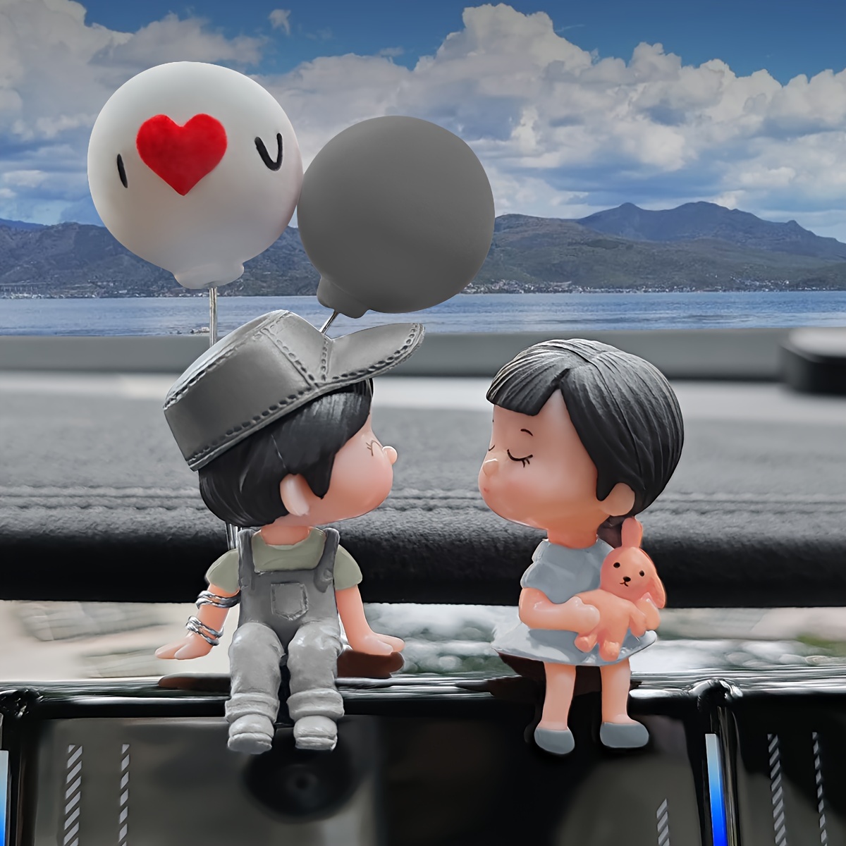 

A Pair Of Cute Cartoon Couple Dolls For Car Decoration, Beautiful Balloon Ornaments, Dashboard Accessories For Cars, And A Gift For Girls.