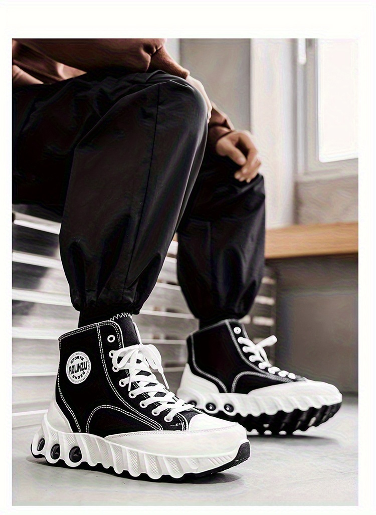 Men's and Women's Couple's Shoes 2026 Spring New Style Skate Shoes, New Sporty White Sneakers for Men, Trendy Breathable Versatile Height-Increasing Casual Shoes