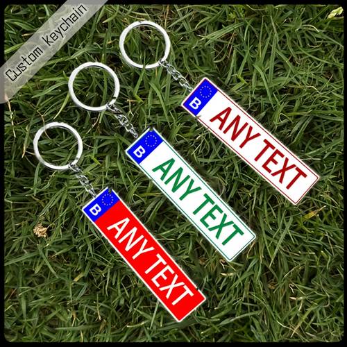 Artikelbild personalisierbarer, exquisiter schlüsselanhänger im stil europäischer kennzeichen, zum dekorieren von und gepäck. dieses multifunktionale accessoire ist einfach zu handhaben und , was es zu einem idealen kleinen geschenk für familie, freunde oder paare macht.