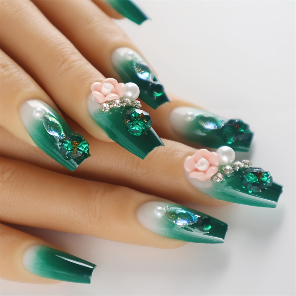 Uñas acrílicas nude y verde  Joyas para uñas, Manicura de uñas