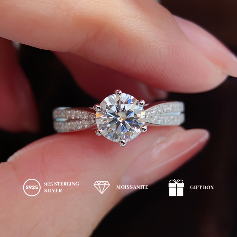 

Elegant 0.5/1/2 Carat Moissanite Halo Ring - Unique Round Cut, Perfect For Engagement & Valentine's Gift, Luxurious 925 Silvery