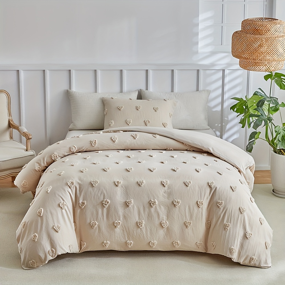 Image of Spring/summer New Tufted Bed Cover Set 2/3 Sets (1 Bed Cover And 1/2 Pillowcases), Khaki Love Shape , Cute And Fresh, Bedroom Bed Cover Set, With Zipper And Corner Strap, Suitable For Women And Men