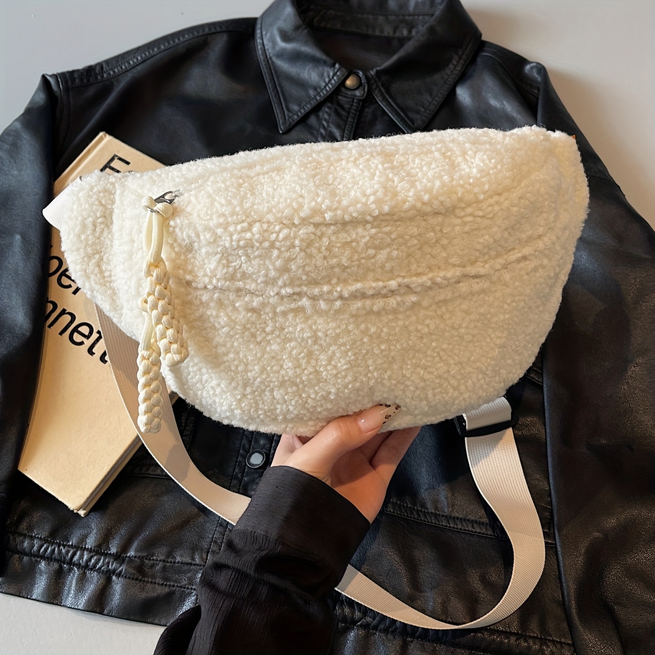 E-shop Lässige Plüsch-Bummler für Damen, einfarbige Brusttasche mit einfachem Design, Unisex-Umhängetasche, verstellbarer Schultergurt, Schwarz, Rosa,