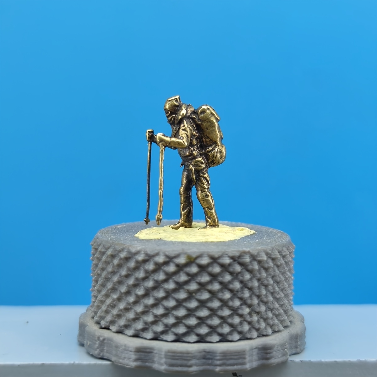 TEMU Brass Scale Micro Hiking Backpacker Rock Climber Figure White Model Paintable Sand Table Landscape Decoration Figurine, Miniature Statue