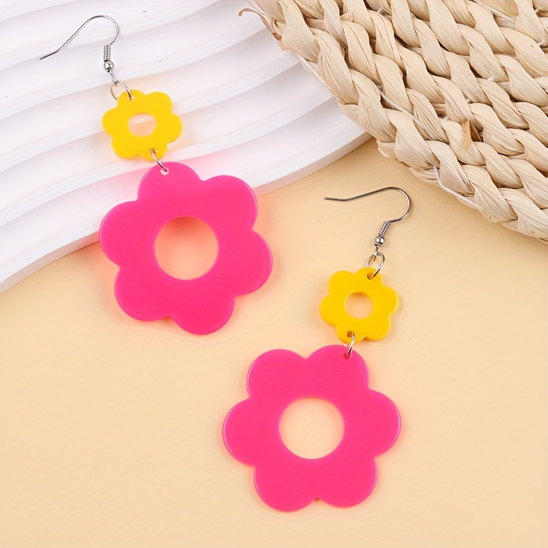 A Pair Of Bohemian-style Colorful Flower Acrylic Earrings For Vacation, Casual And Fashionable Earrings For Women