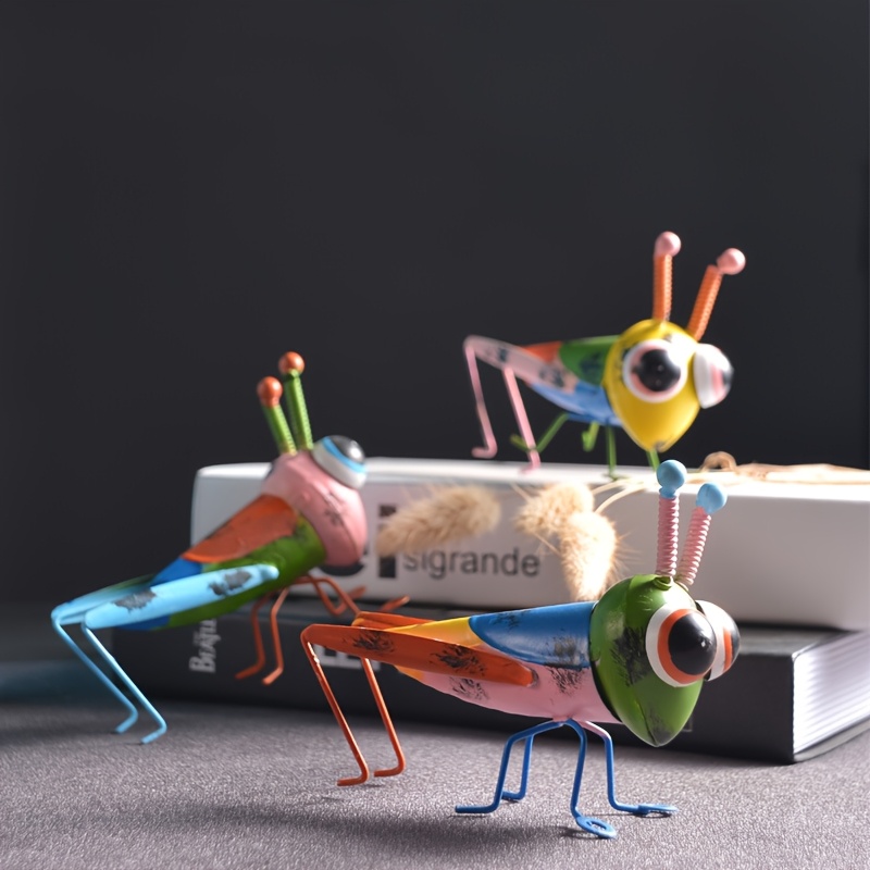 

3pcs Set, Garden Decoration With Unique Metal Grasshopper, Cute Lawn Decoration Wall Sculpture, Perfect Gift For , And Crafts (spring And Summer Theme)