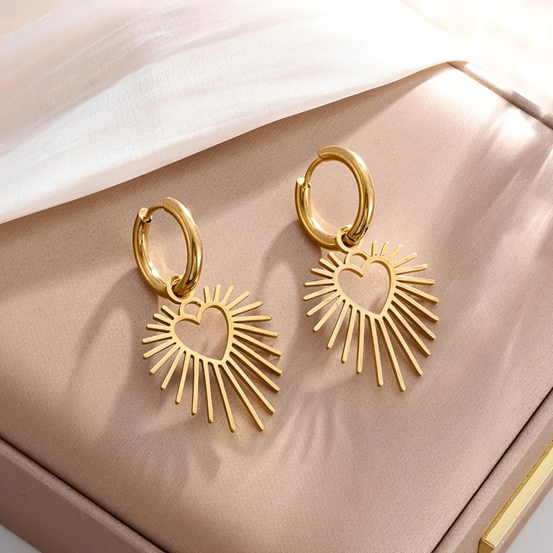 A Pair Of Elegant And Luxurious Minimalist Style Love Geometric Line Pendant Earrings, Fashionable And Jewelry Earrings For Women, Suitable For Daily Wear And Holiday Gifts.