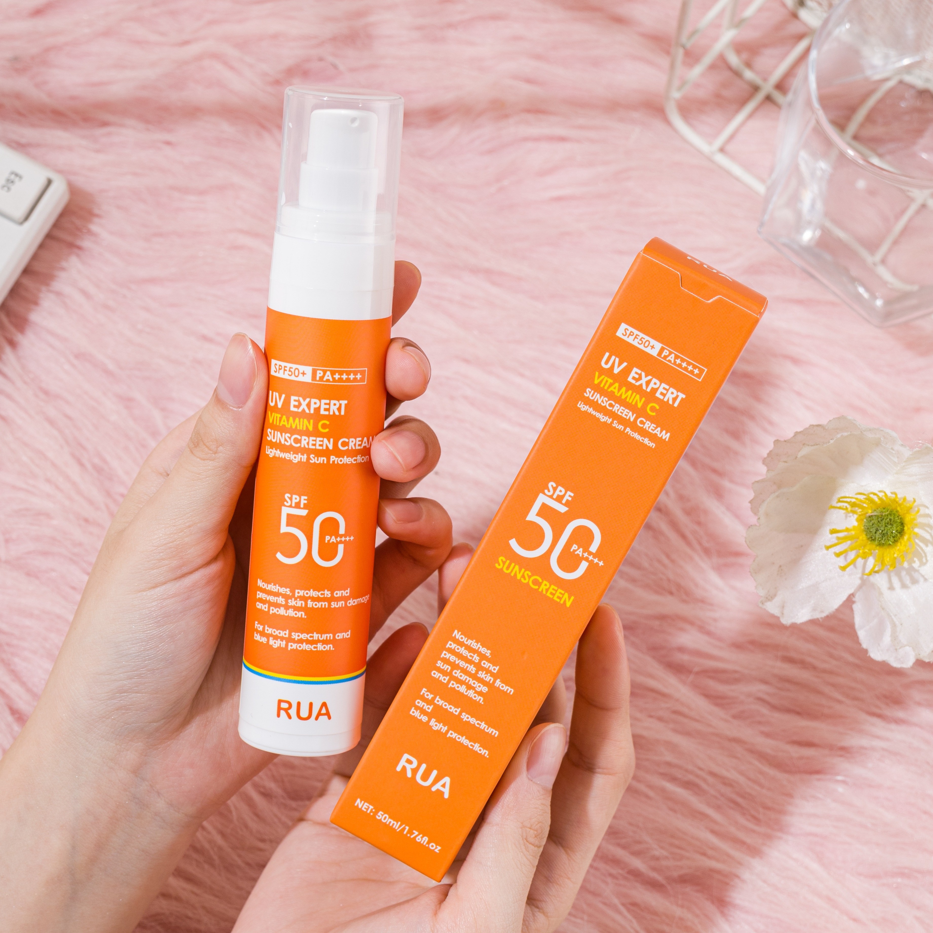 vitamin c sunscreen cream spf 50 alcohol free moisturizing sun protection for all skin types non greasy sweat water resistant ideal for outdoor activities with glycerin 50ml details 4