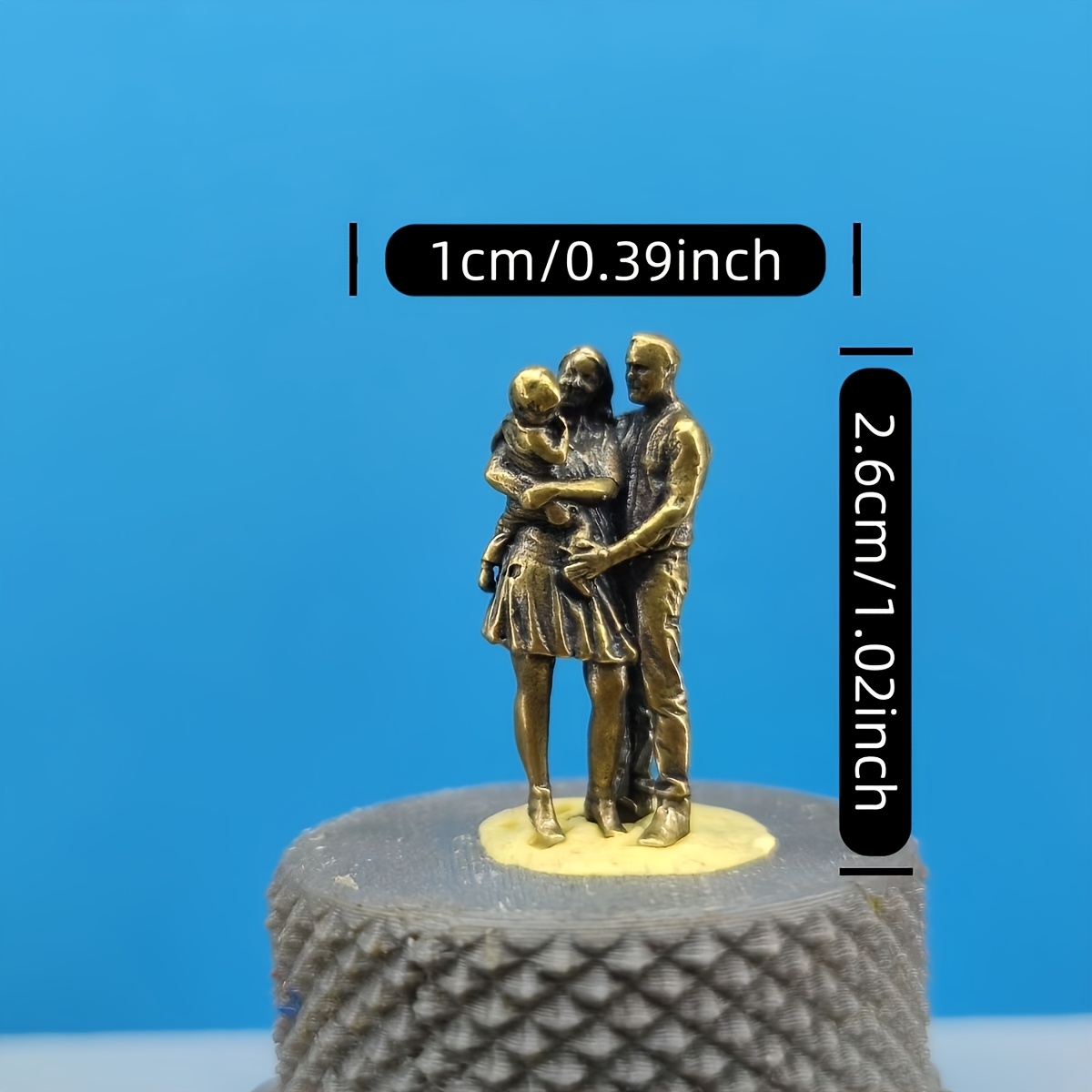 TEMU Statuetta in ottone della famiglia di tre, modellino per da tavolo di sabbia, fotografia macro, regalo di anniversario, decorazione, statuina,
