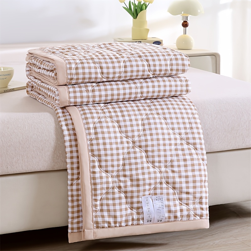 TEMU 1pc New Comfortable And Breathable Summer Air Conditioning Quilt, Soft And Delicate, Lightweight And , Vibrant Colors, Machine Washable