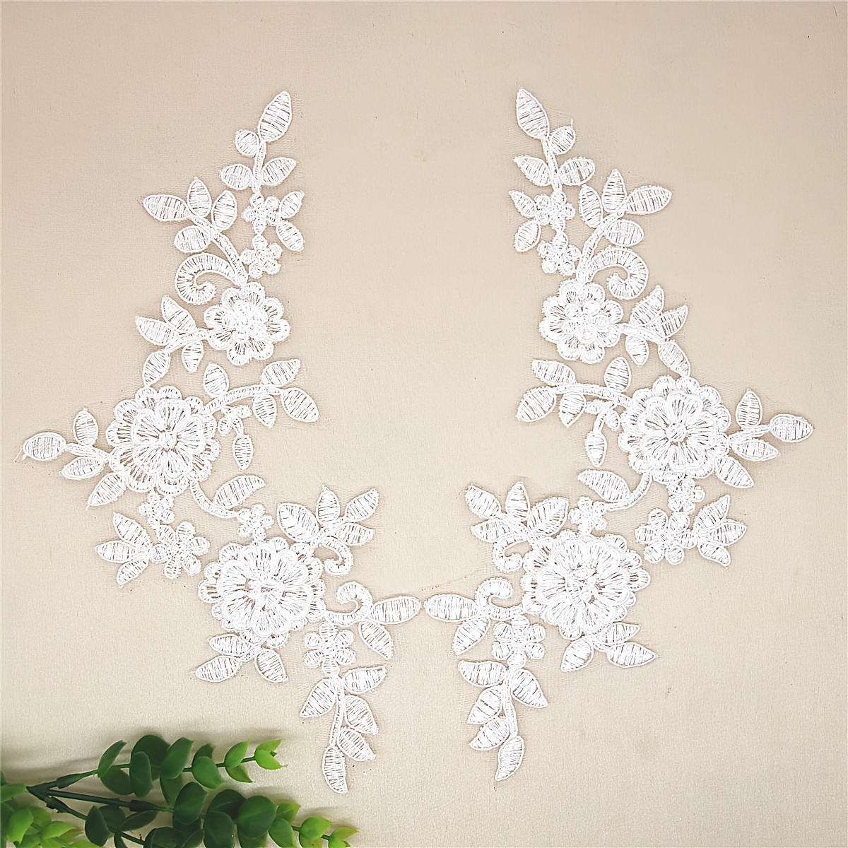 2pcs Water-Soluble Lace Flower Appliques for Dresses