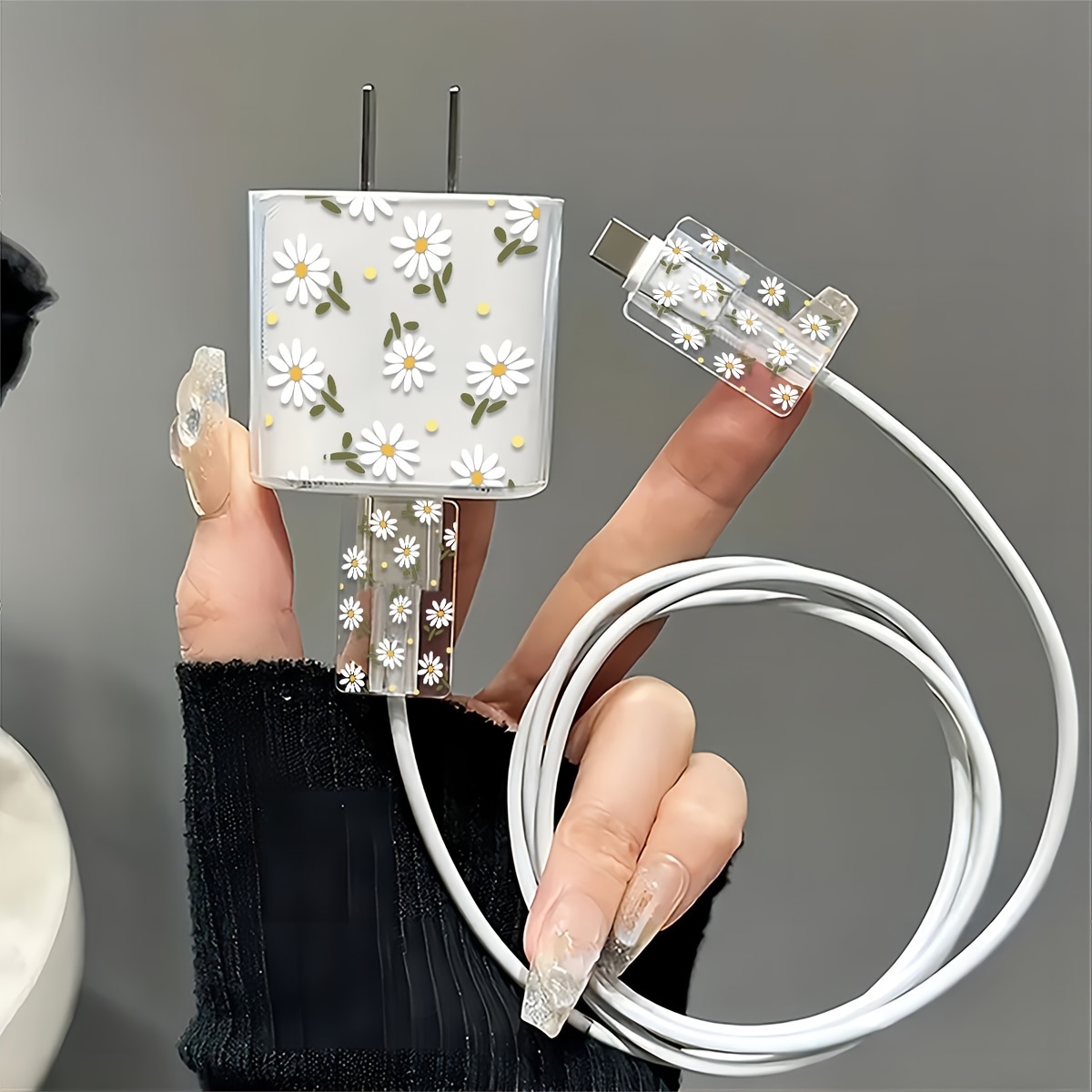 

Ensemble de 3 Protecteurs de Chargeur Transparent avec Motif Marguerite pour iPhone 18W/20W, Inclut des Couvre-Câbles & Cordons - Cadeau Idéal