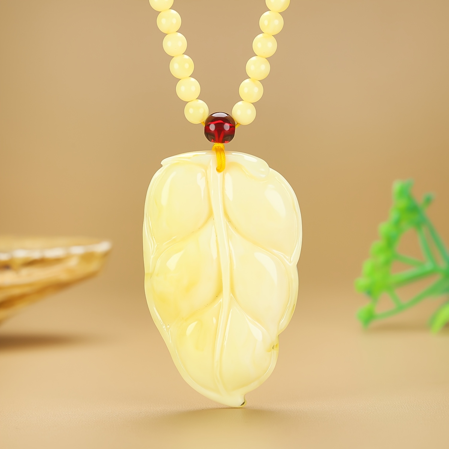 Stylish Round Bead Necklace with Leaf-shaped Pendant, Unisex