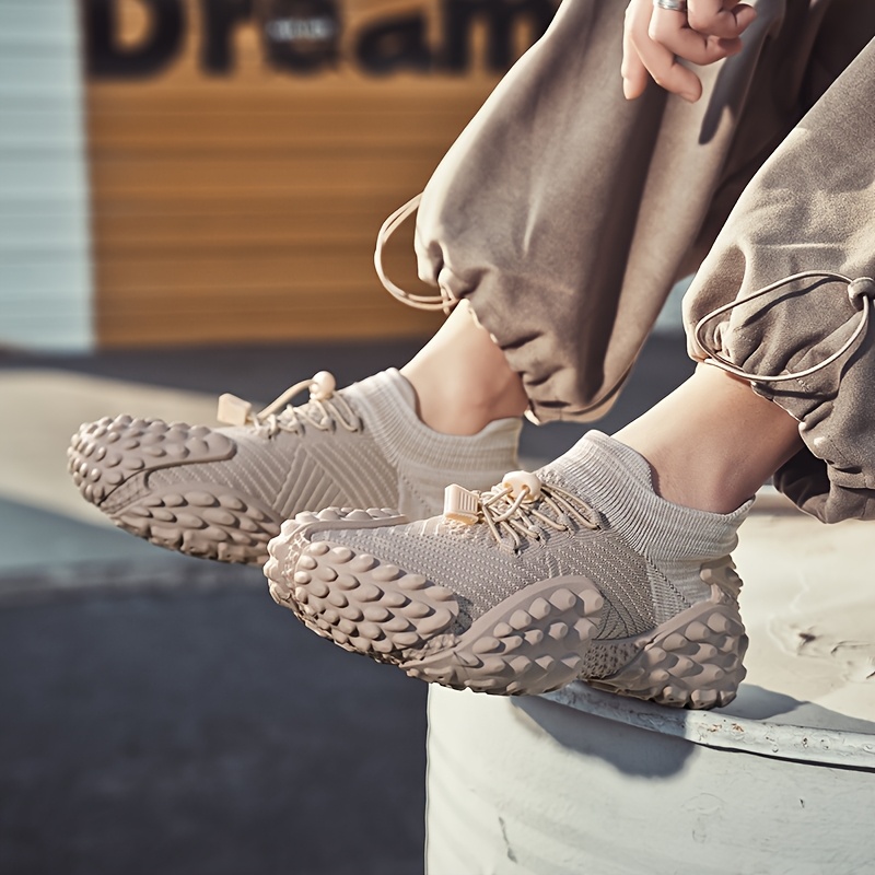 Summer New Men'S Breathable Fly Weave Shoes Outdoor Hiking Walking Shoes Slip-On Durable Durian Sole Casual Sports Shoes Low-Top Thick Casual Hiking Shoes Large Size Men'S Shoes