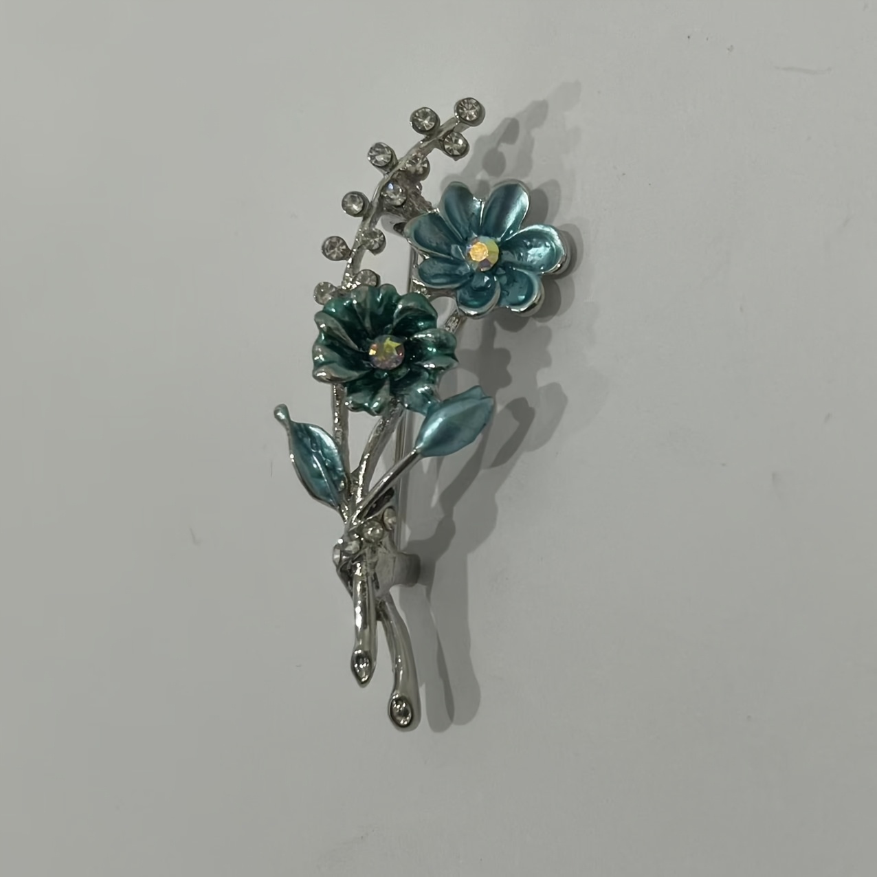 TEMU 1pc Elegant Small Flower Brooch, Exquisite Versatile Niche Design Pin Corsage