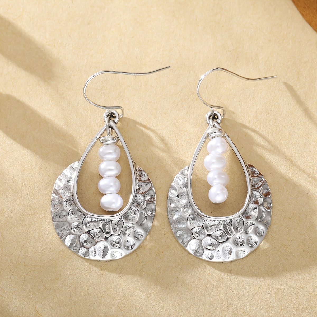 TEMU Boucles d'oreilles pendantes pour femme, et élégantes, au design créatif de avec texture , ornées de magnifiques rangées de perles incrustées.