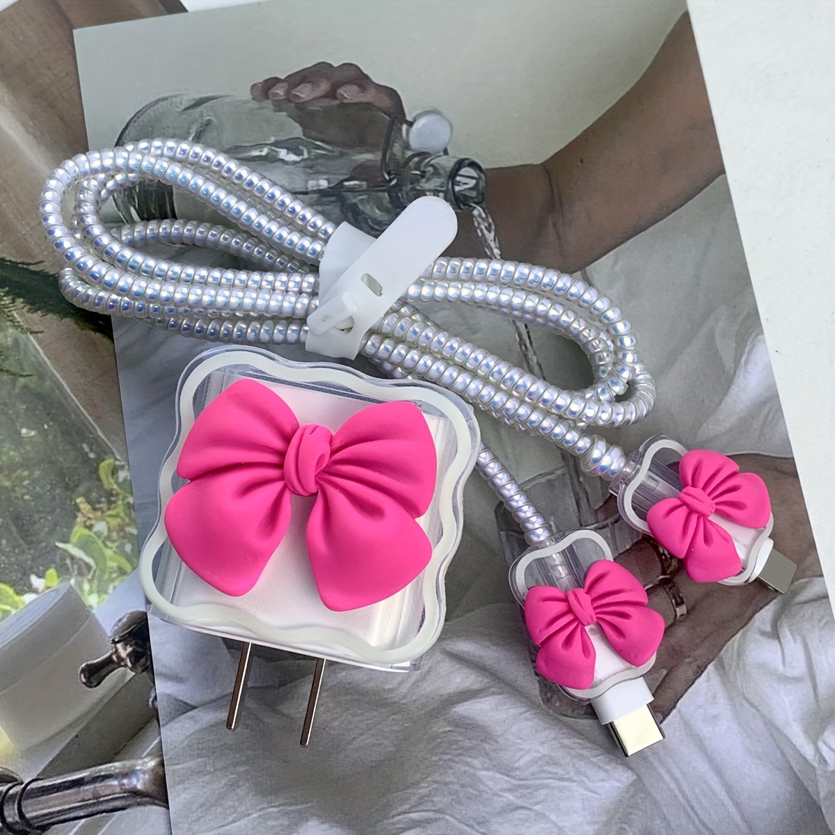 

The 3d Butterfly Bow Is Suitable For Iphone Data Cable Wall Charger Protective Case Iphone14 13 20w Protective New 5-piece Set.