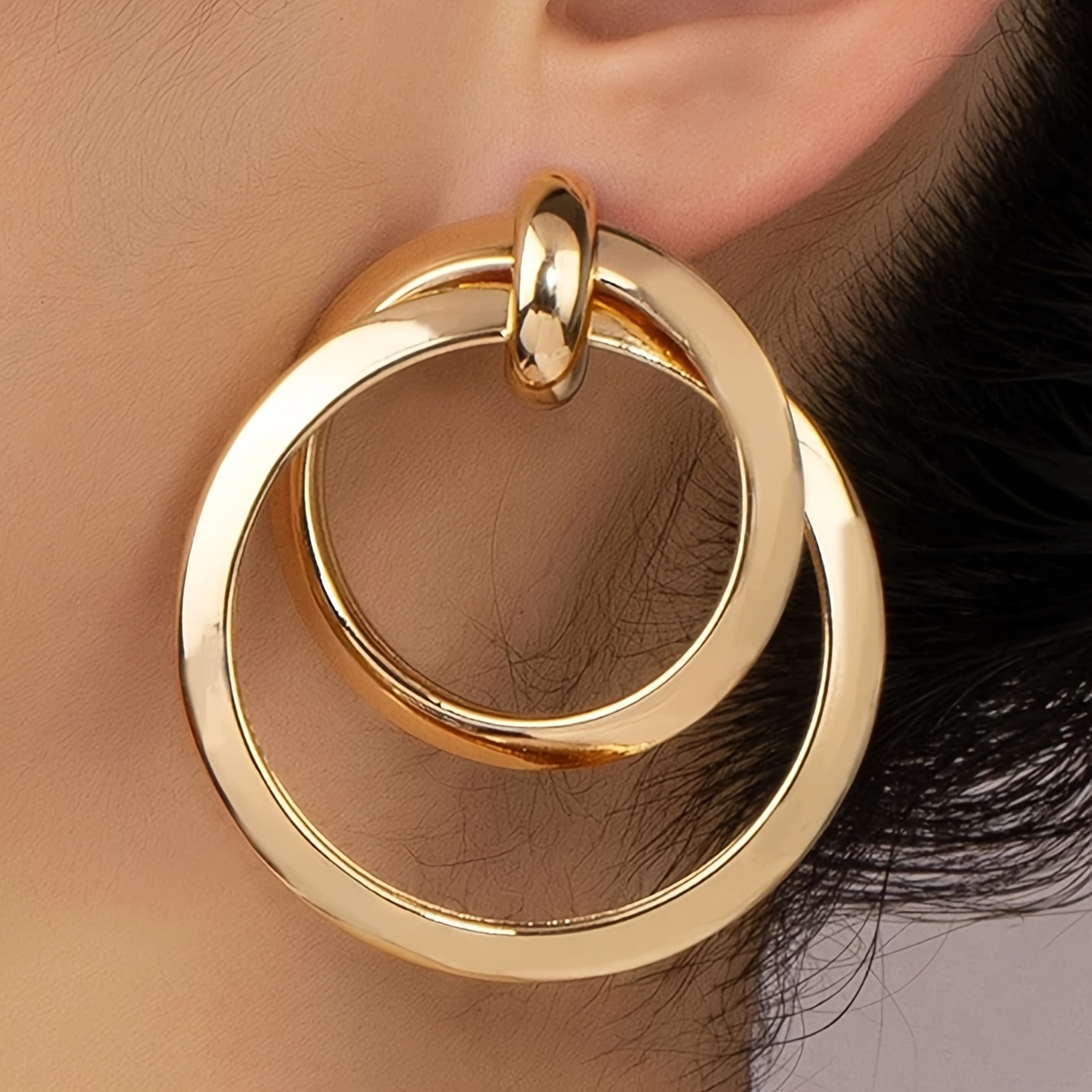 Image of A Round Exaggerated High-end Women's Hanging Earring